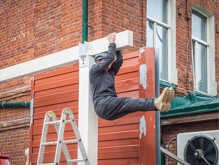 Exterior Fire Defense,<br />
Installed by Professionals<br />
You Can Trust